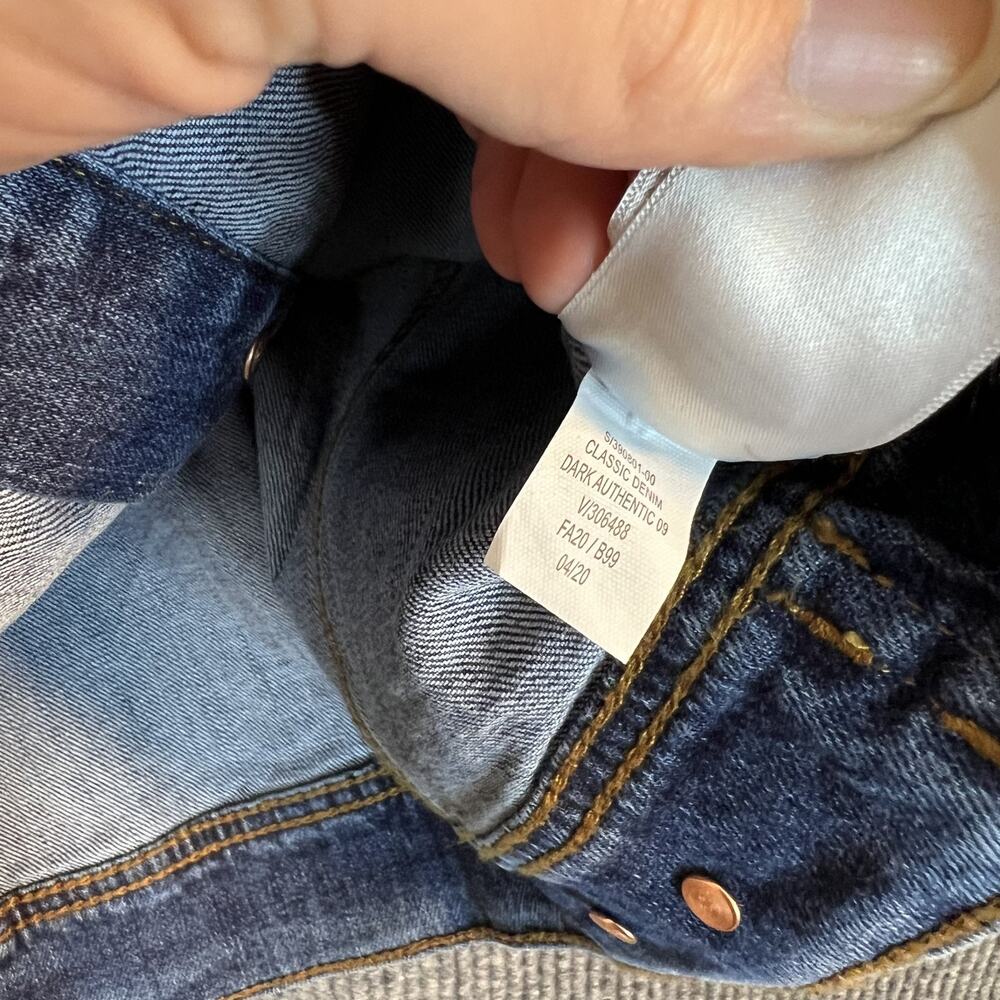 Old Navy Womens Classic Denim Trucker Jacket Size Medium Blue Button Up New - Picture 8 of 10